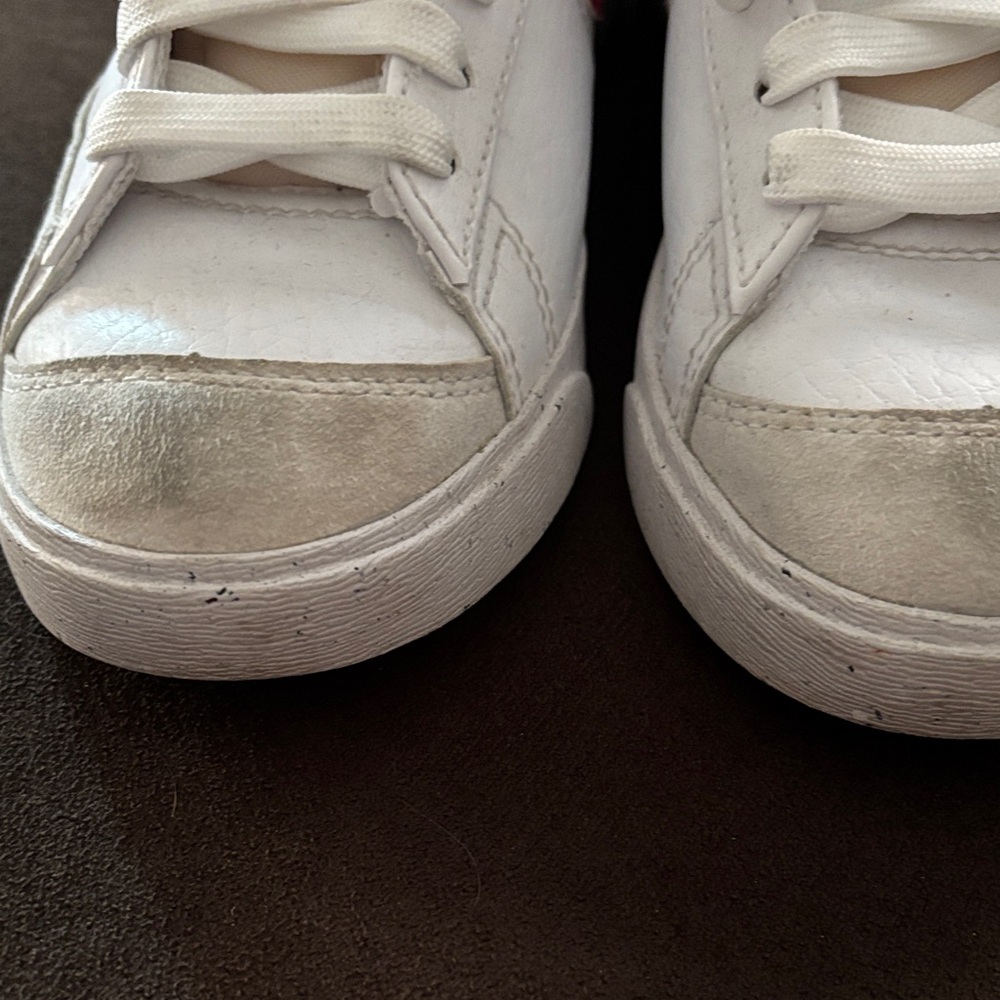 Nike White and Red High-Tops - BLAZERS - Picture 2 of 6